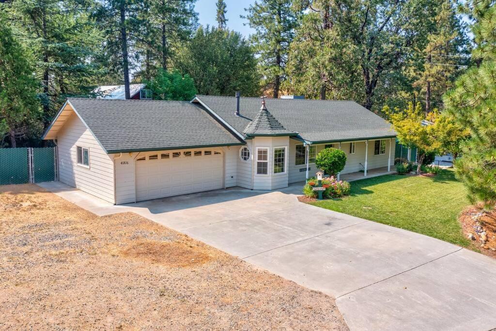 Acorn House - Charming House In Green Heaven With Pool Table With Lovely Backyard Oakhurst Exterior foto